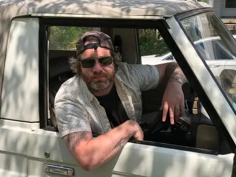 Shades on, top down, classic cool vibes.